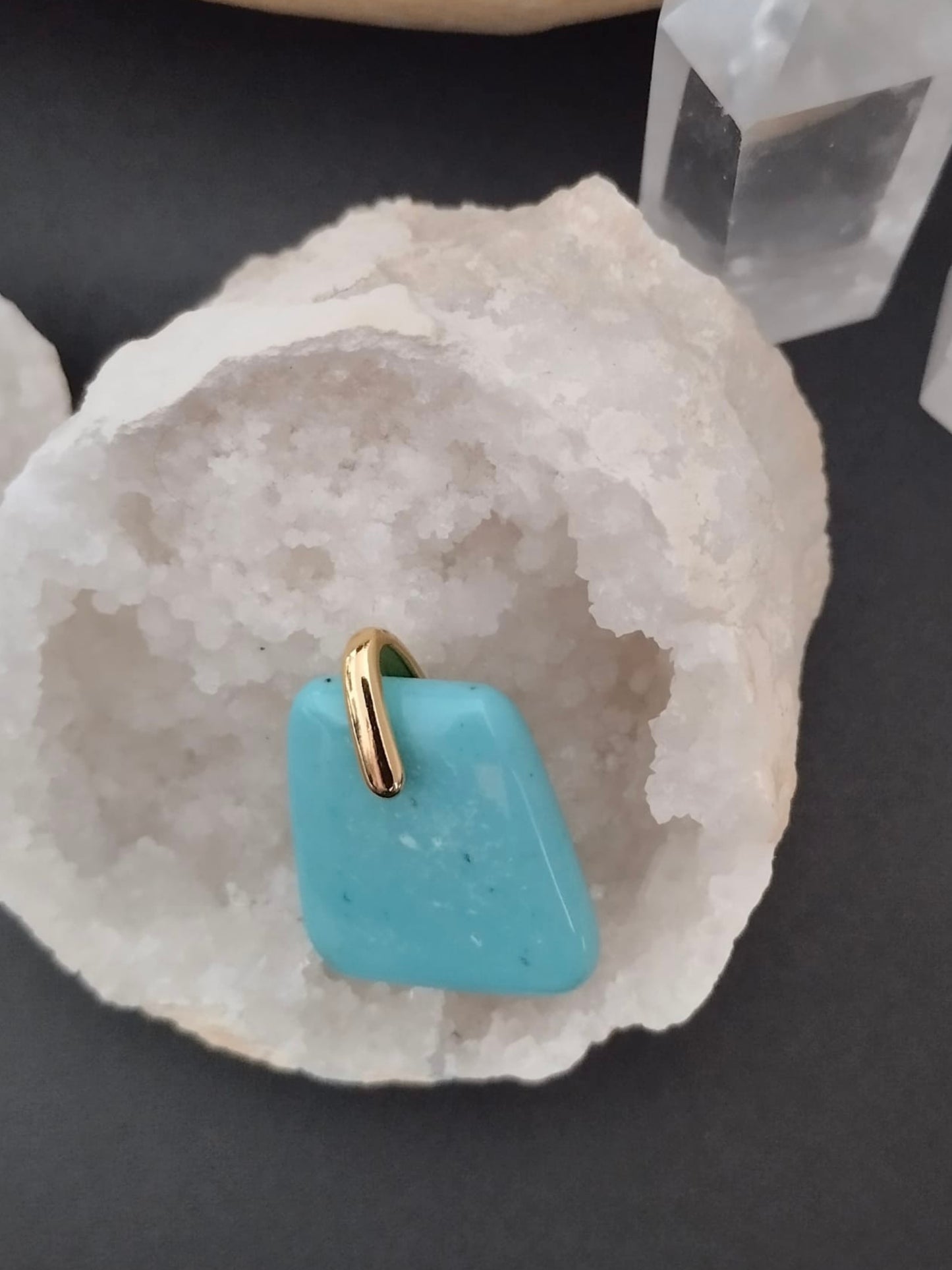 Calme Bleu – Howlite turquoise