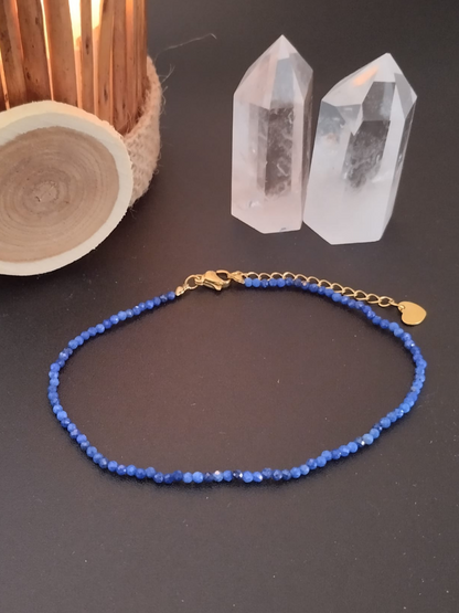 Voix Bleue – Chaînette de cheville en Lapis Lazuli