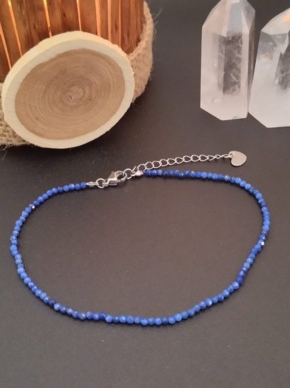 Voix Bleue – Chaînette de cheville en Lapis Lazuli