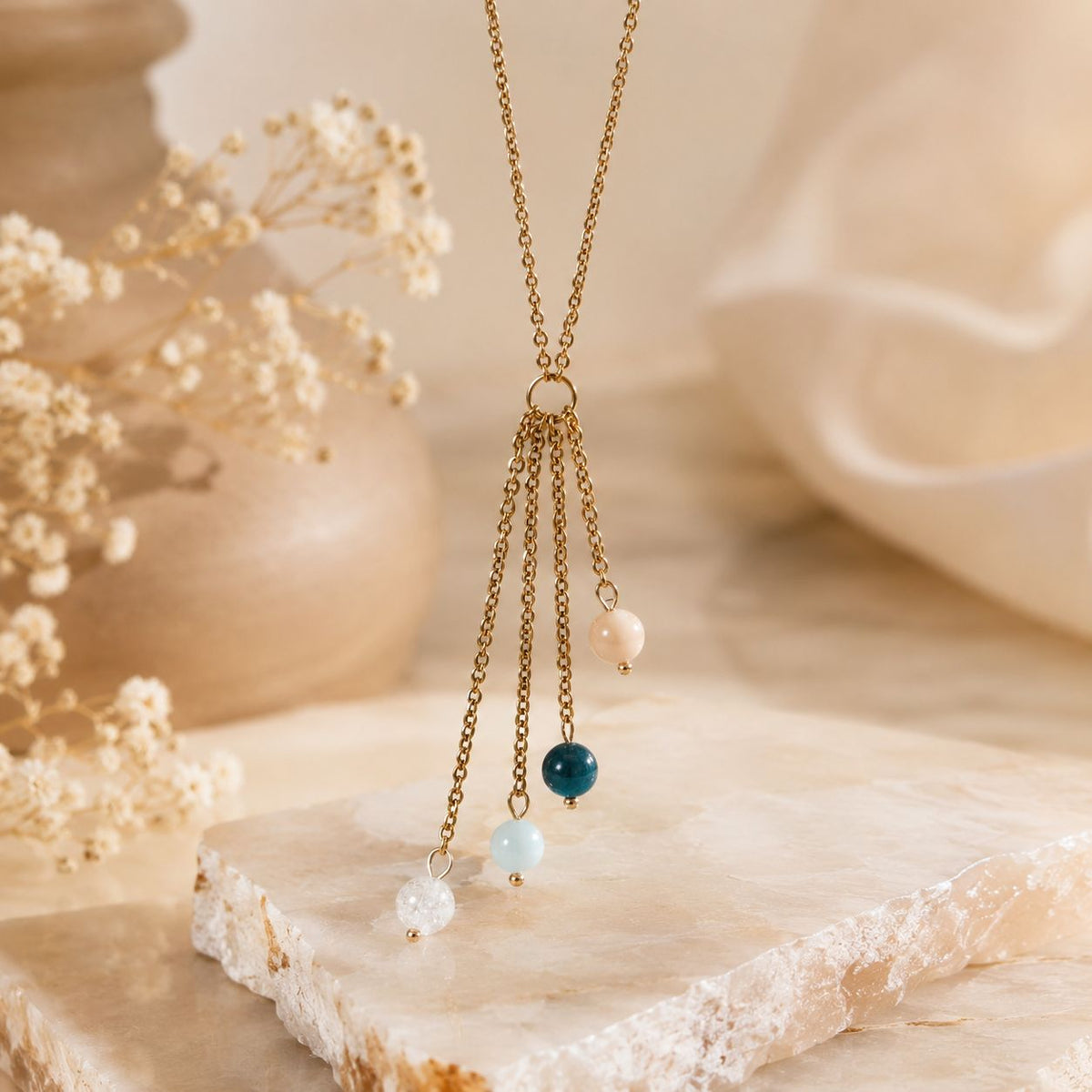 Collier Clarté Lunaire – Cristal de Roche, Apatite, Pierre de Lune & Aigue-Marine