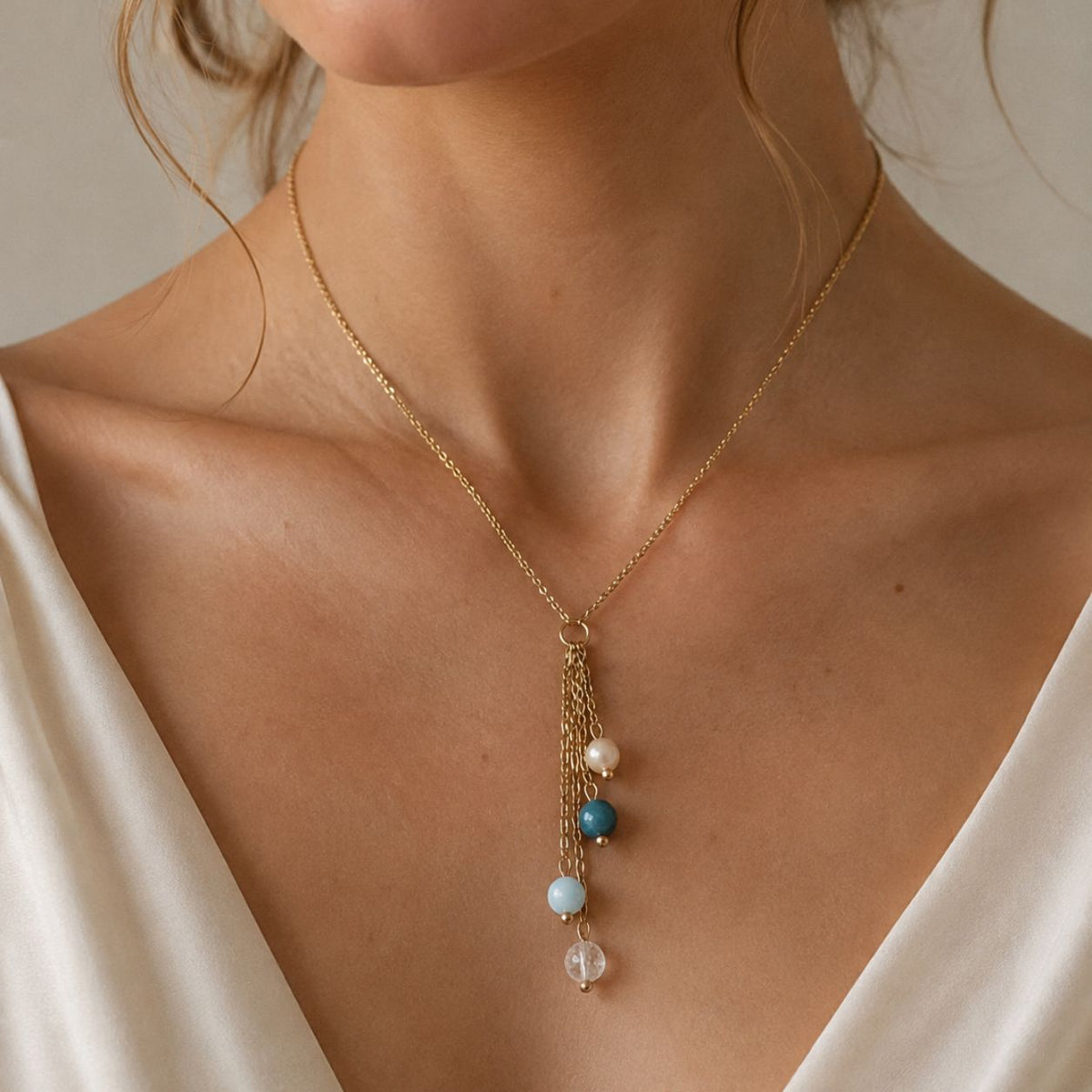 Collier Clarté Lunaire – Cristal de Roche, Apatite, Pierre de Lune & Aigue-Marine
