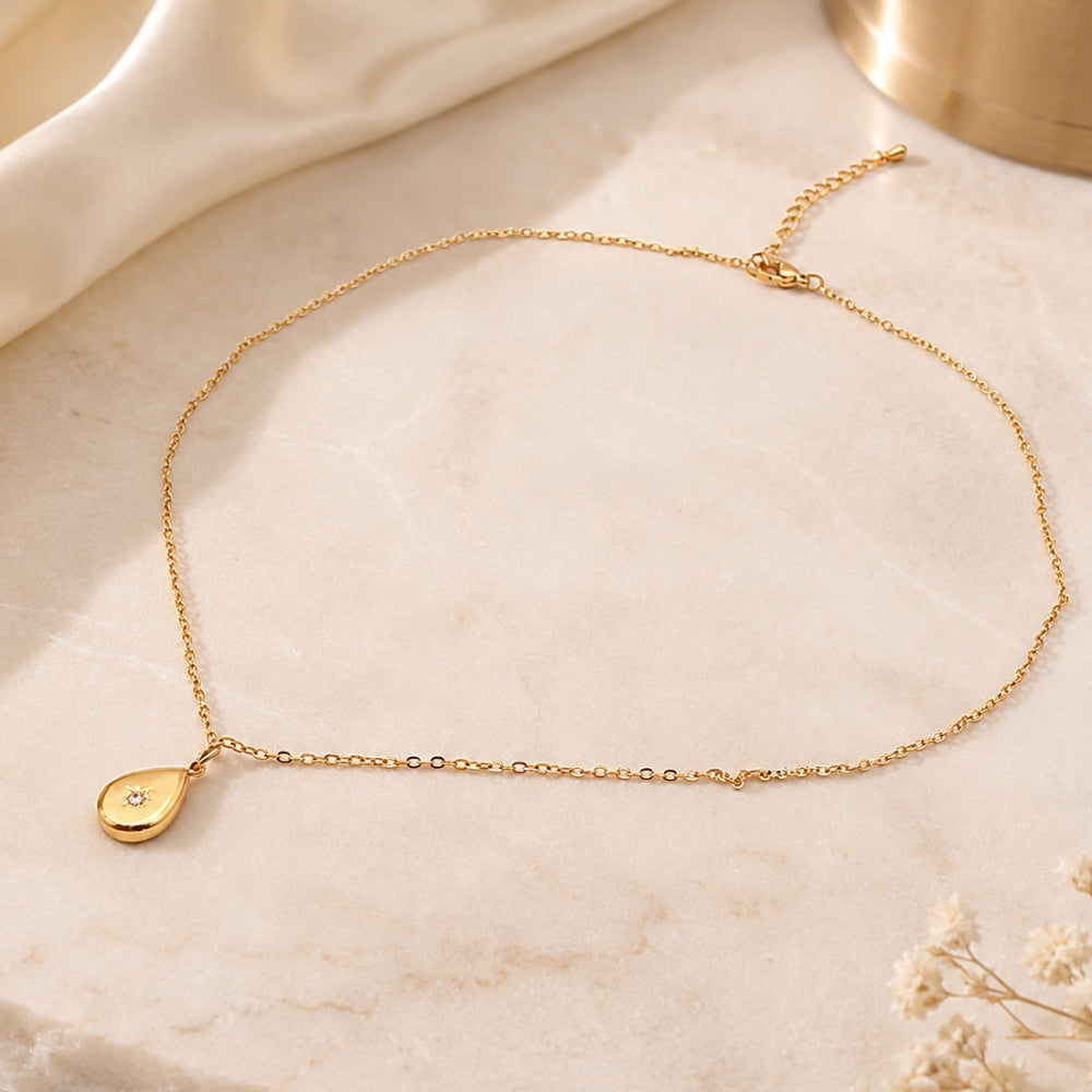 Collier Éclat Céleste – Nacre & Zircon