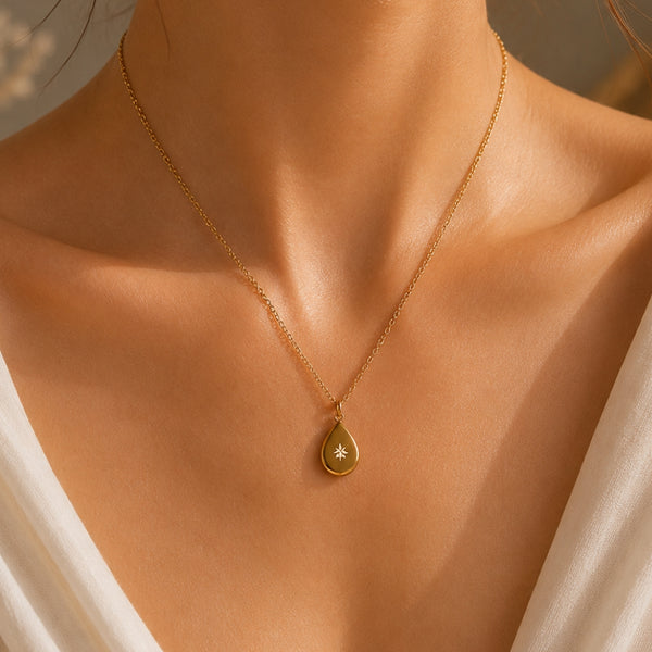 Collier Éclat Céleste – Nacre & Zircon