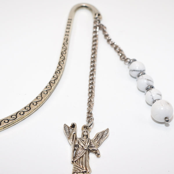 Plume de Calme – Marque-page en Howlite & Archange Gabriel
